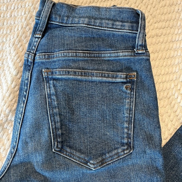 Madewell Mid Rise Kick Out Crop - Picture 2 of 4